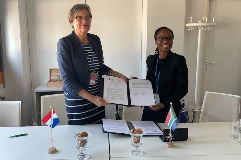 NNR CEO Ditebogo Kgomo signs Memorandum of Understanding with ANVS Chair of the Board Annemiek van Bolhuis.
